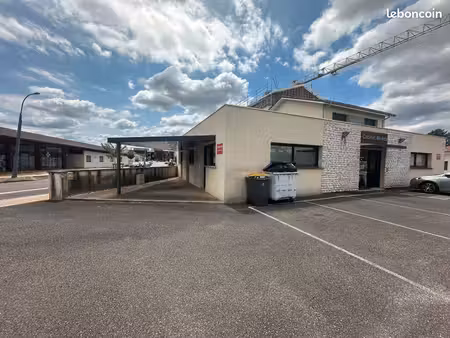 bureaux 244 m² saint pierre du mont
