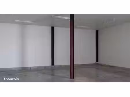 local industriel 60 m²