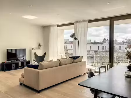 appartement spacieux avec terrasse orientée au sud au cœur d