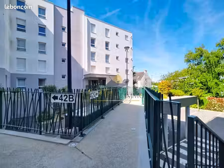 appartement t2 - 48.2 m² - grand balcon