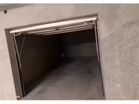lot de 3 box fermés sécurisés en sous-sol (beauvais centre)