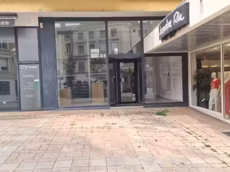 local commercial centre ville