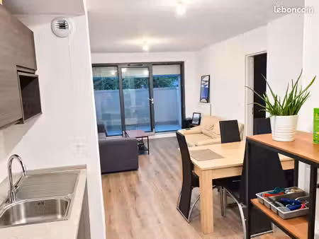 t3 de 2018 avec deux terrasses et parking