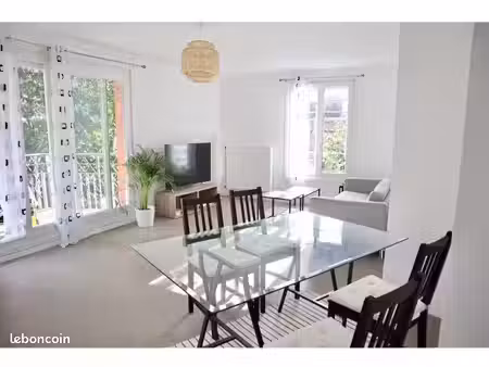 lille – spacieux 3 pièces 72 m²  lumineux avec balcon  vue dégagée à 5 mn à pied du métro