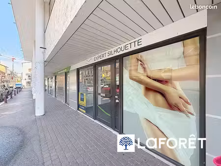 local commercial 71 m² bourgoin jallieu