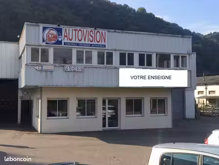 local professionnel / commercial 65 m²