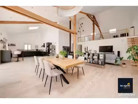 maison 9 pièces 320 m²