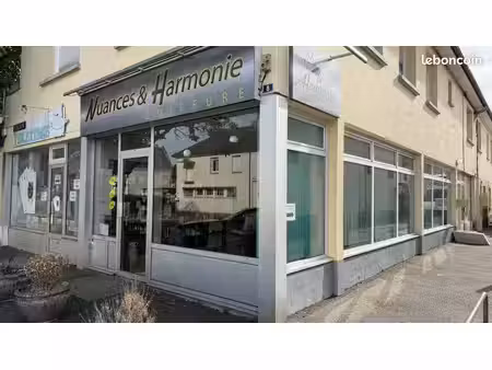 à louer – local commercial 90 m² – salon de coiffure entièrement équipé – courteille