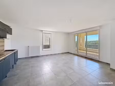 appartement 3 pièces 65 m²