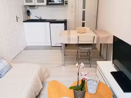 t2 meublé avec eau et électricité compris