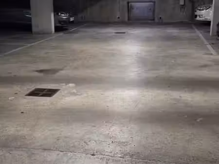 place de parking sécurisé