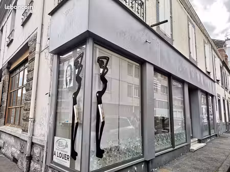 a saisir local commercial proche place des carmes
