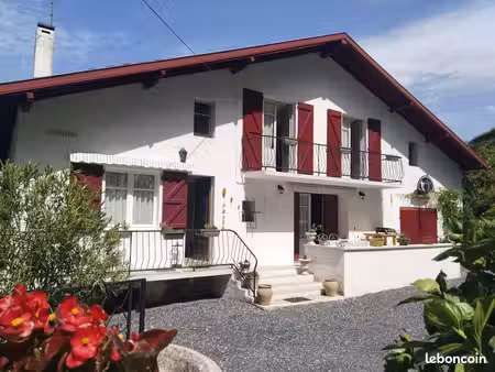 maison 5 pièces 145m²