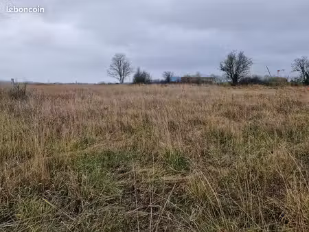 terrain à bâtir de 566 m² à damigny (61)