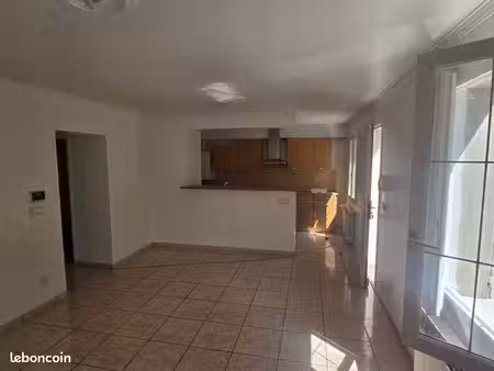 ? à vendre – appartement 61 26 m² à tarbes