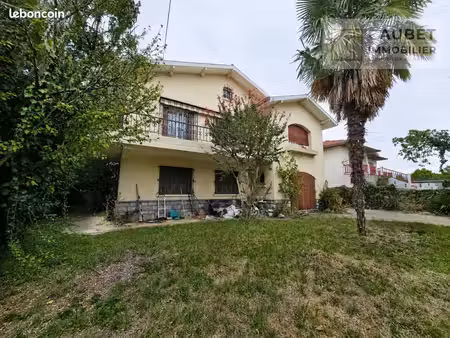 maison 10 pièces 213 m²