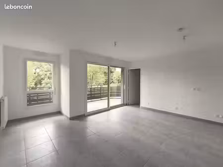 studio 1 pièce 32 m²