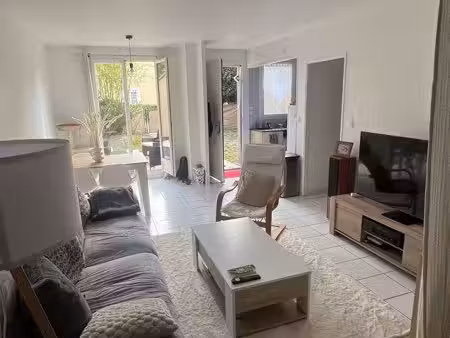 t2 bis avec jardin + garage