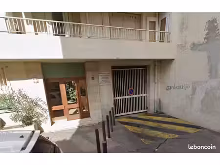 parking/box 15 m² marseille
