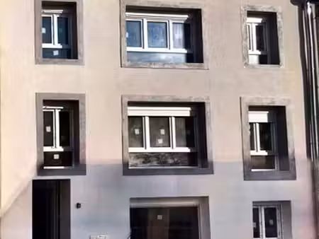maison (local commercial+3appartements)