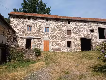 ancienne ferme en pierre fort potentiel