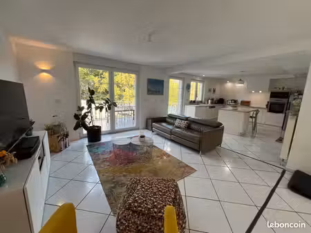 maison individuelle 181 m² – 6 chambres – terrain 1 004 m² – garage 3 voitures