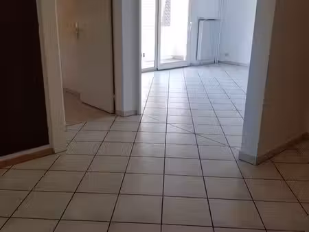 bel appartement lumineux 3 pieces avec ascenseur proximite petite venise