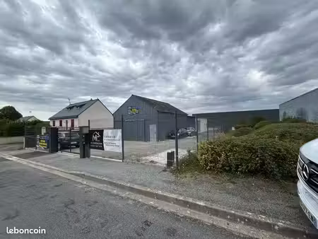 bâtiment 200 m2 bazouges