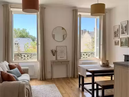 très beau t4 rénové de 77 m² – vue imprenable sur le château de pau & les pyrénées