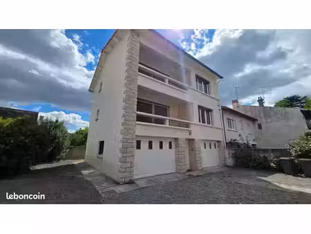 cébazat centre – appartement 73 m² – 2 chambres – balcon –1 garage –1 parking –1 atelier –