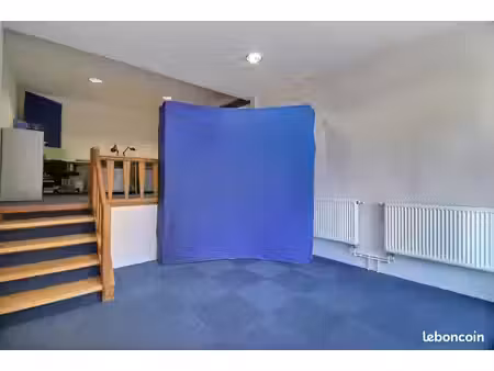 local commercial 101 m²