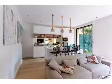 maison 3 pièces 82 m²