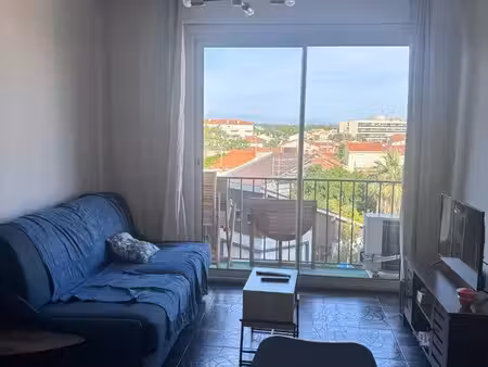 vends t2 meuble canet plage centre
