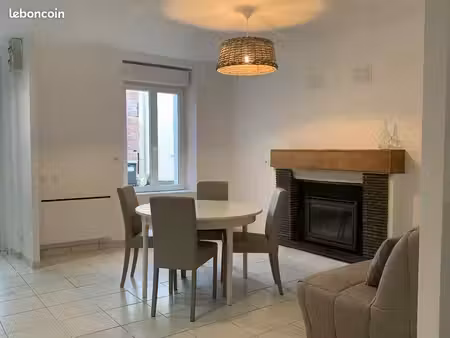 à louer – maison meublée rénovée 70 m²  centre-bourg de saint-julien-de-concelles
