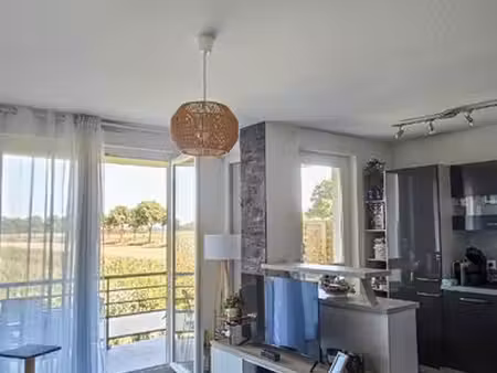 t2 calme et lumineux avec vue dégagée sur les champs  terrasse et garage
