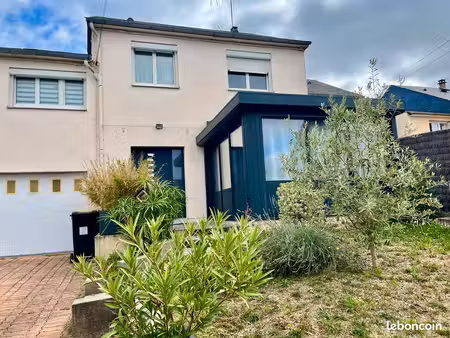 maison 120 m² (5 chambres) à la flèche