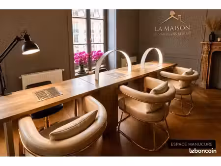 location poste manucure