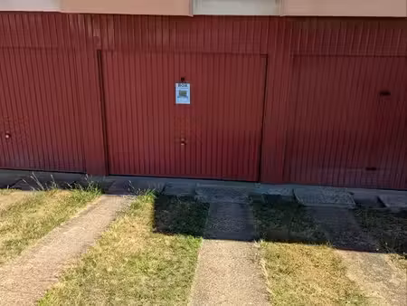 garage fermé dans secteur recherché