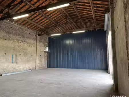 local / dépôt professionnel