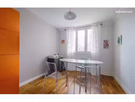 bureau dans cabinet pluridisciplinaire à nantes