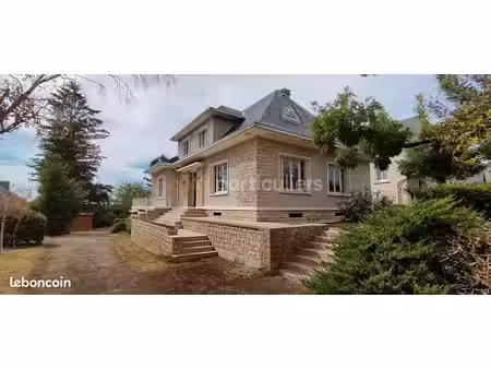 maison 8 pièces 234 m²