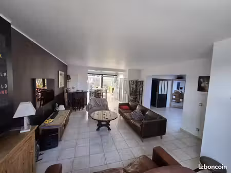 maison 6 pièces 199 m²