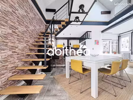 loft/atelier/surface 5 pièces 160 m²