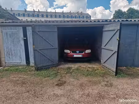 parking/box 14 m² nevers