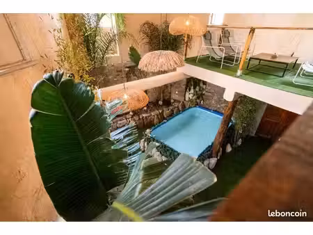 ancien prieuré romain d’exception avec patio  piscine et garage