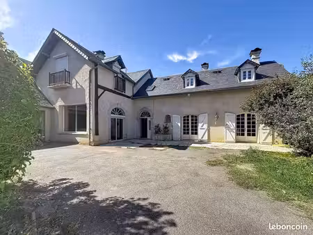 sarrouilles - villa avec piscine  verger et puits