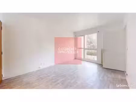 studio 1 pièce 26 m²