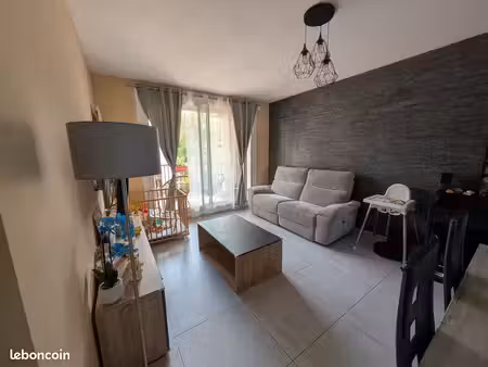 appartement t4 lumineux de 75 m² avec garage et balcon — chambéry / a la limite de sonnaz