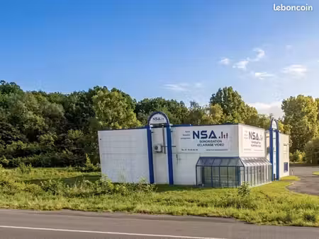 local industriel 605 m²