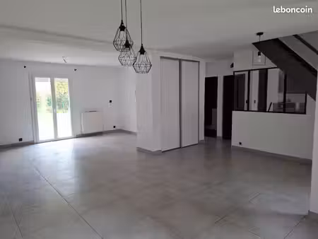 vends maison nézel